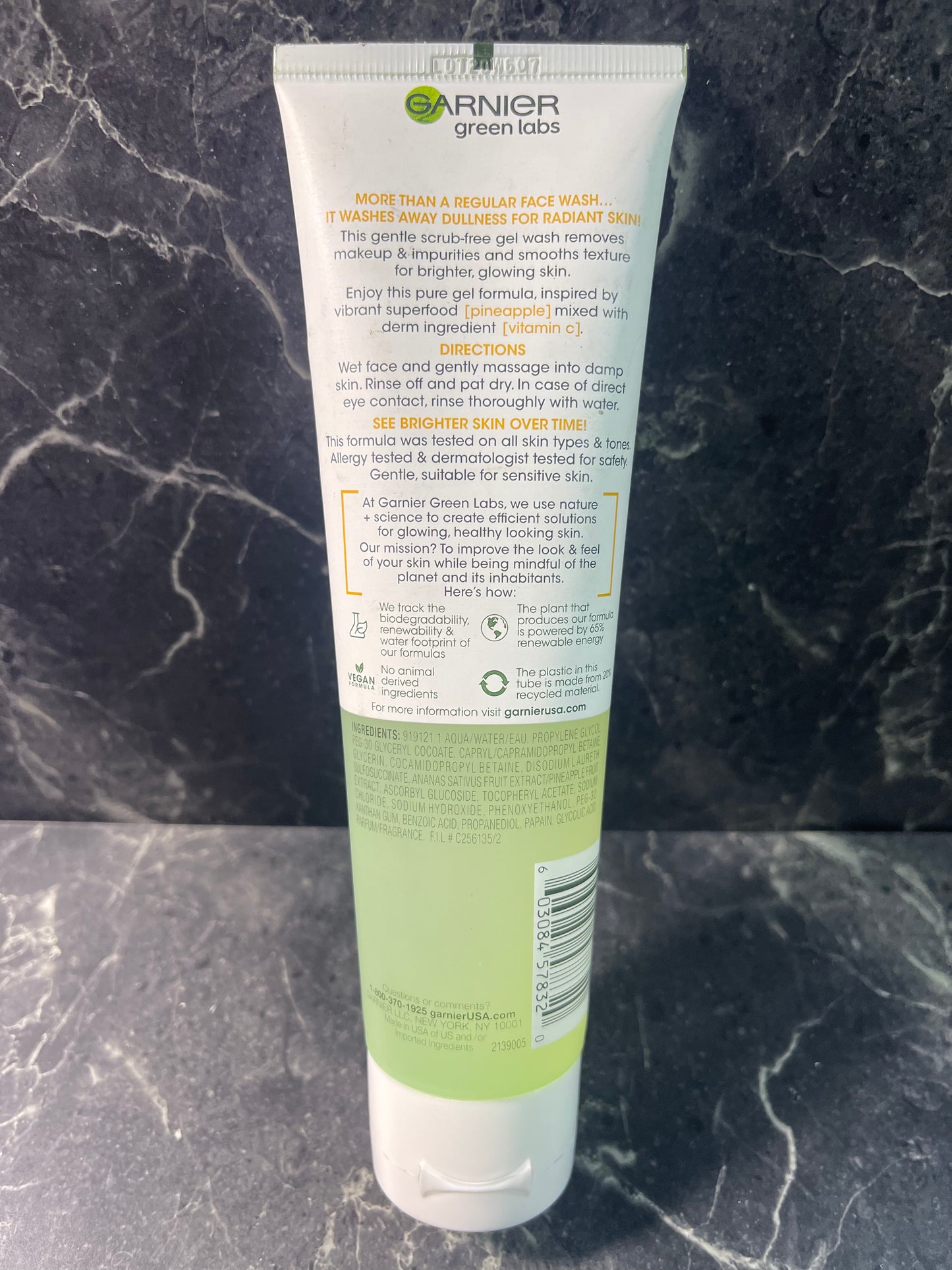 Garnier Brightnening Gel Face Wash Makeup Remover Pinea-C, 4.4 oz