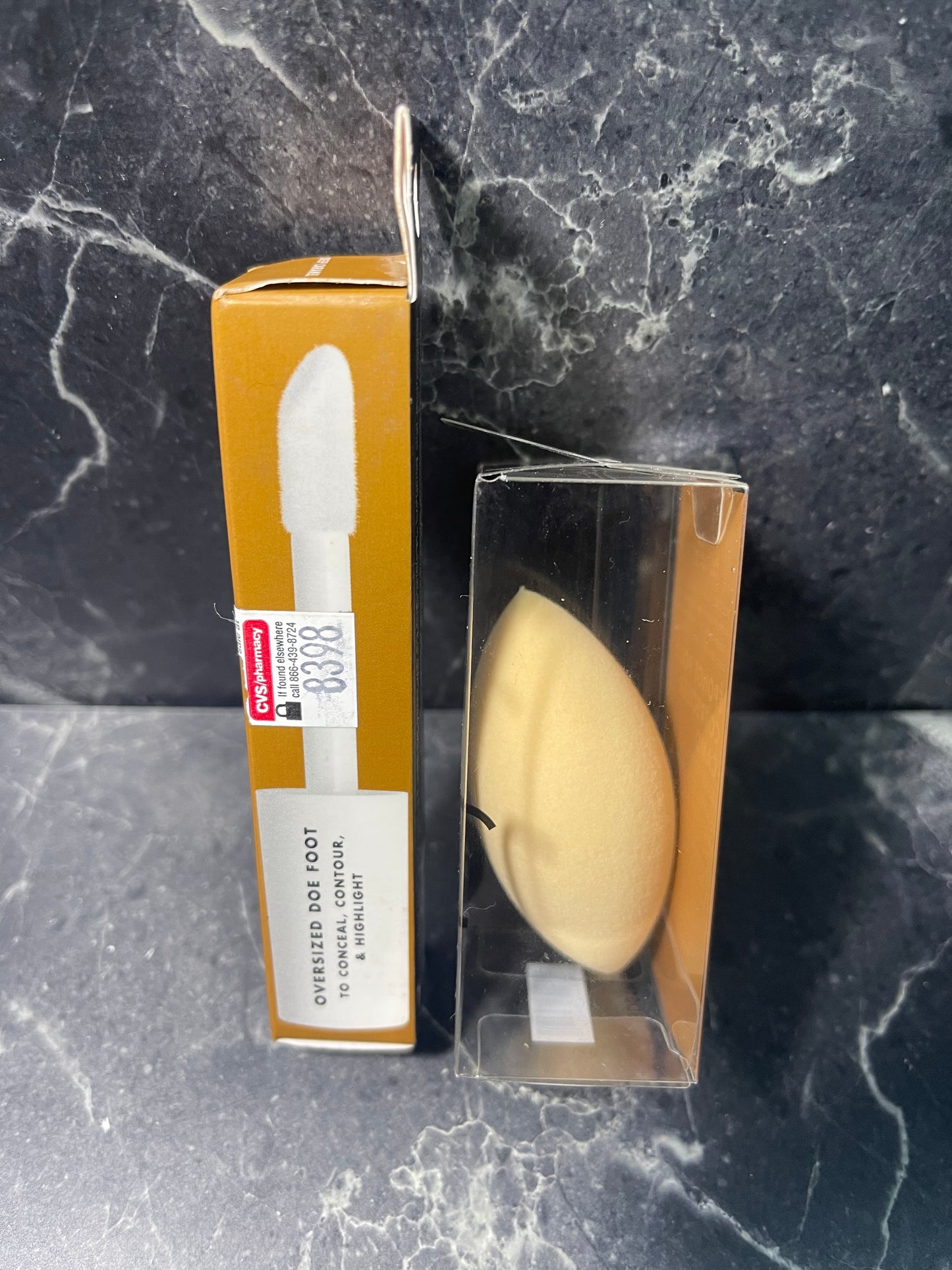e.l.f. Hydrating Camo Concealer - Deep Caramel 84839 and Concealer sponge
