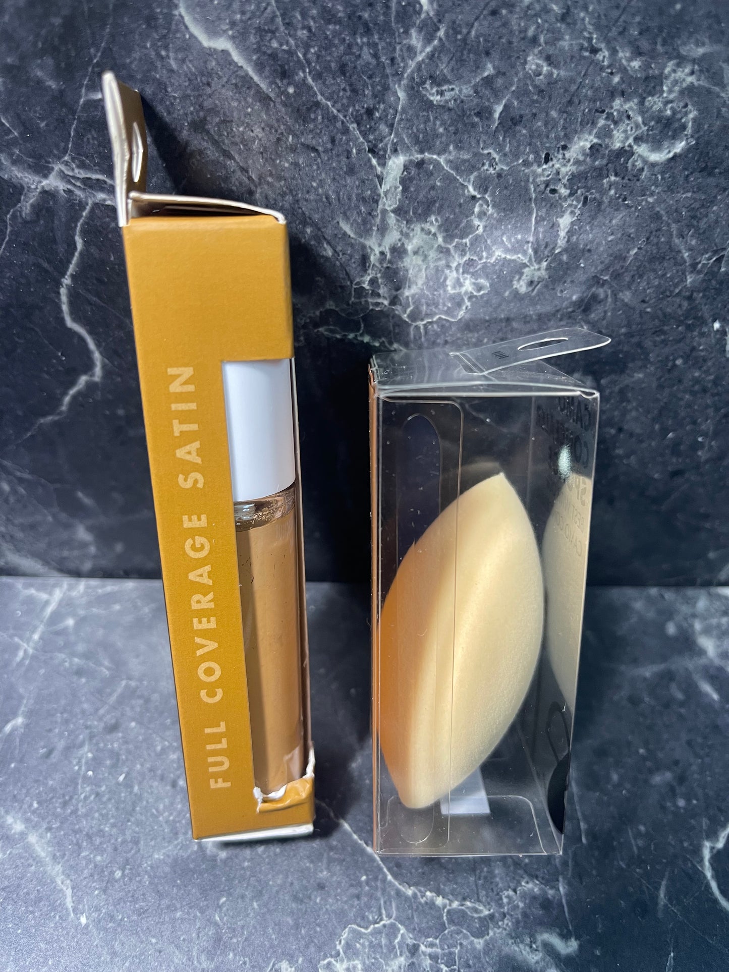e.l.f. Hydrating Camo Concealer - Deep Caramel 84839 and Concealer sponge
